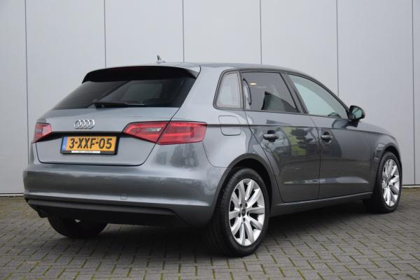 Audi A3 Sportback 1.6 TDI Attraction DSG GERESERVEERD