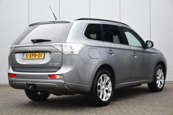Mitsubishi Outlander 2.0 PHEV Instyle+ Leer Schuifdak