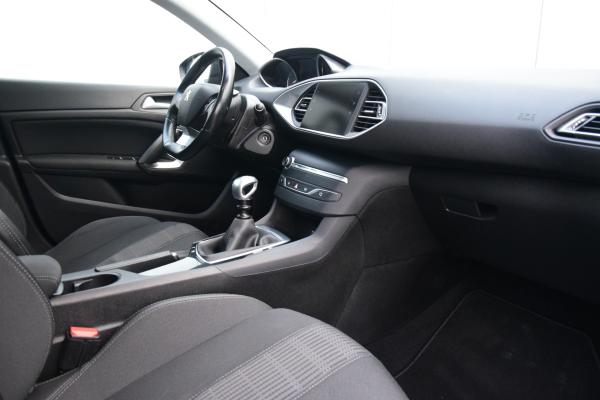 Peugeot 308 SW 1.6 BlueHDI Blue Lease Pano/dak Navi Ecc Cruise Pdc Trekhaak